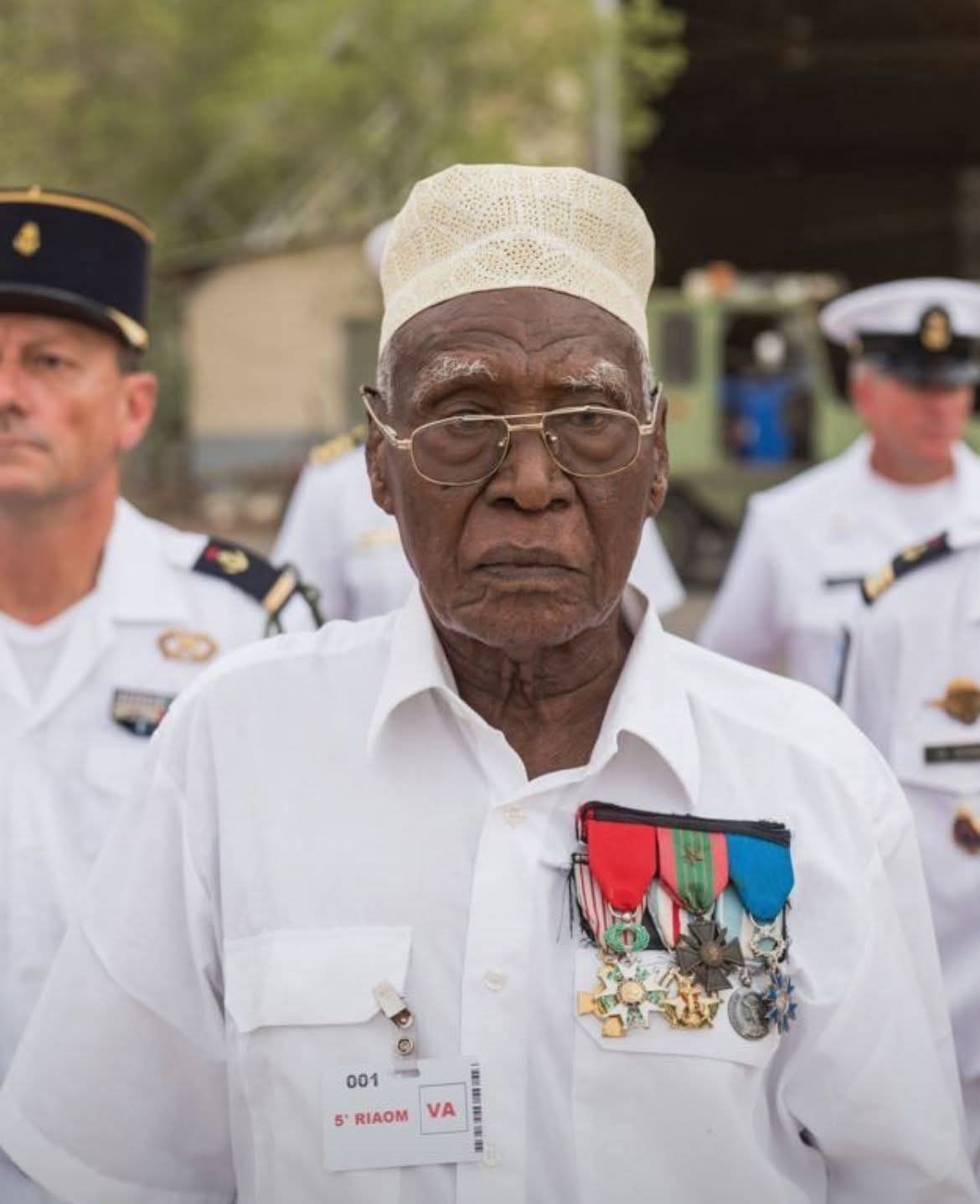 Pour les FFDJ, la commémoration du 11 novembre est cette année l'occasion de rendre un vibrant 'hommage à l'adjudant-chef Houssein Karié Elmi, dernier représentant du Bataillon Somali