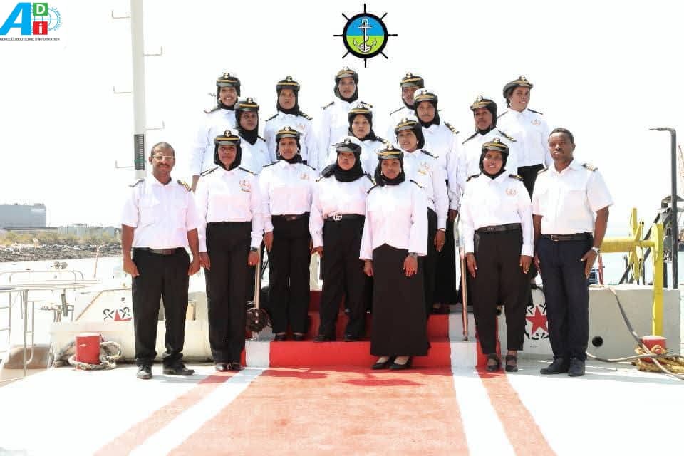 Vingt-deux nouveaux officiers de la marine marchande formés à l'académie maritime d'Alexandrie (Égypte) rejoignent la capitainerie du Port de Djibouti