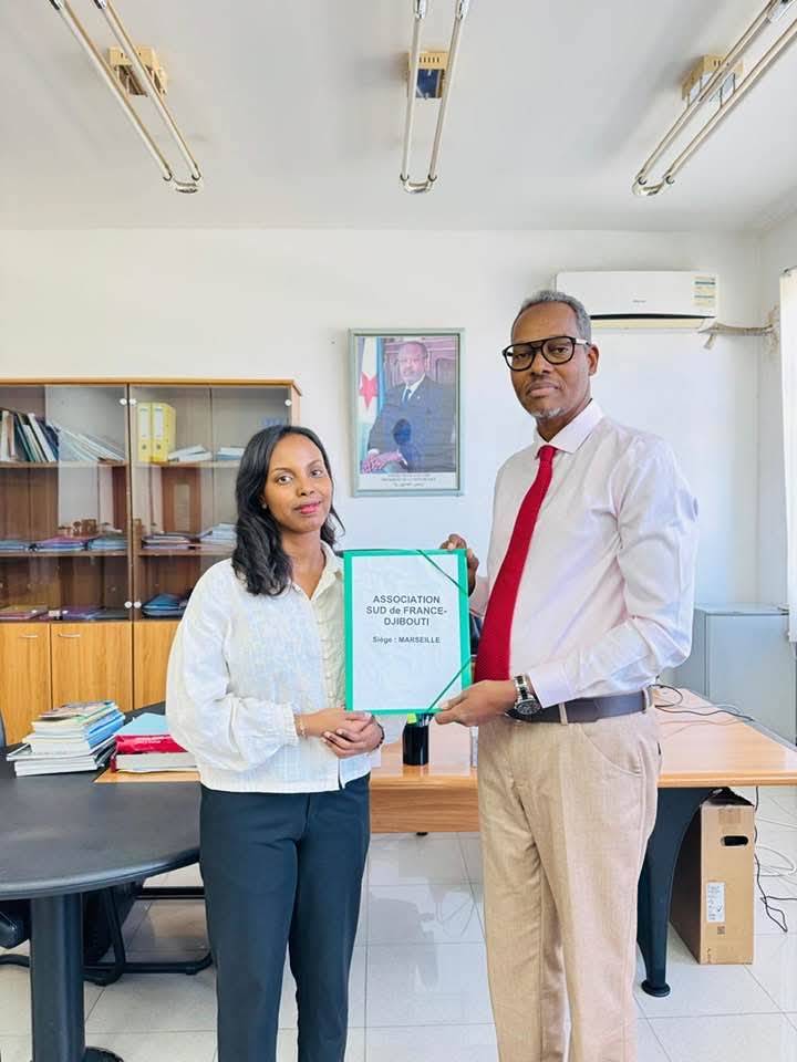 La diaspora djiboutienne établie en France offre un don de calculatrices graphiques aux lycées ruraux